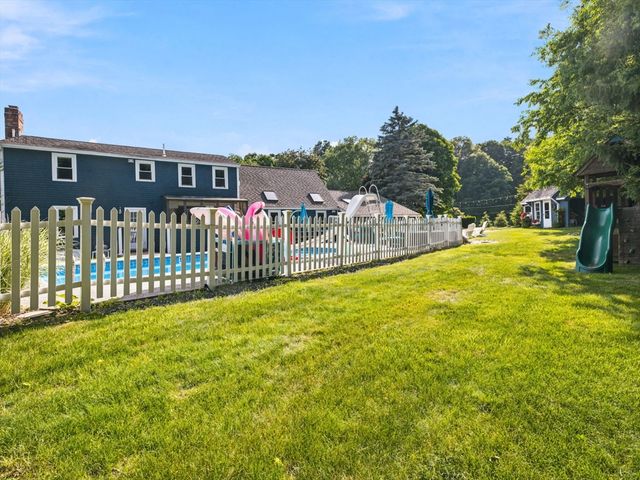 2 Foley Dr, Southborough, MA 01772