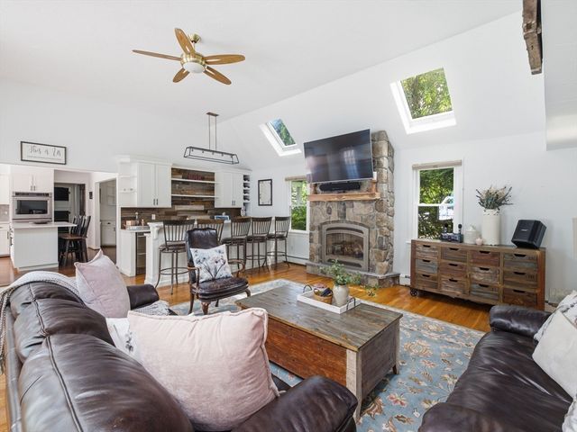 2 Foley Dr, Southborough, MA 01772