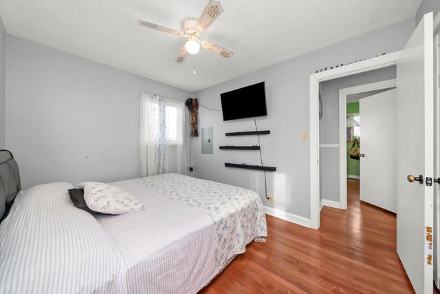 7852 Neenah Avenue, Burbank, IL 60459