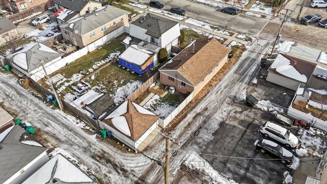 7852 Neenah Avenue, Burbank, IL 60459