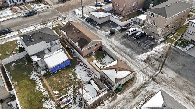 7852 Neenah Avenue, Burbank, IL 60459