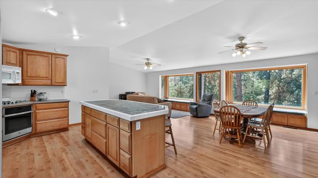 14710 E 36th Ave, Veradale, WA 99037