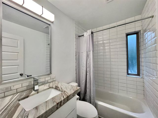 1802 Arbor Street G3, Houston, TX 77004