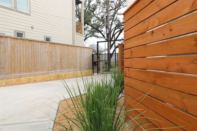 1802 Arbor Street G3, Houston, TX 77004