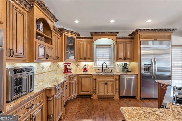 525 WATERS Way, Fayetteville, GA 30215