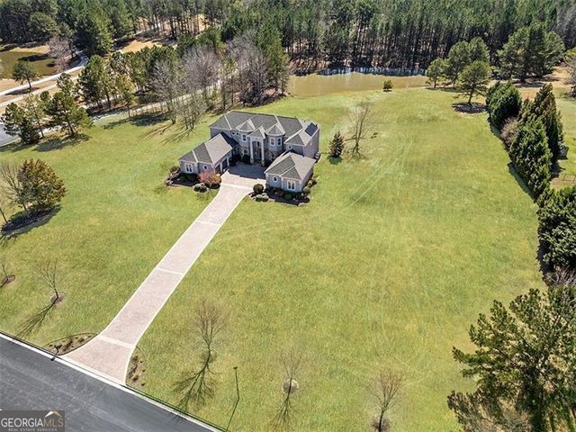 525 WATERS Way, Fayetteville, GA 30215