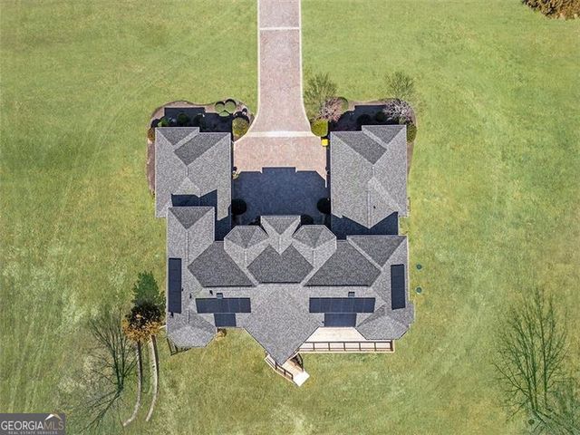 525 WATERS Way, Fayetteville, GA 30215