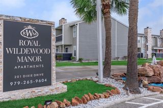 201 Dixie Drive, Clute, TX 77531