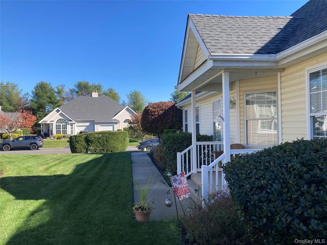 53 Goose Neck Lane, Riverhead, NY 11901