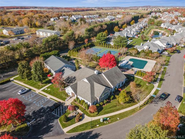 53 Goose Neck Lane, Riverhead, NY 11901