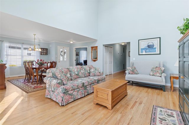 53 Goose Neck Lane, Riverhead, NY 11901