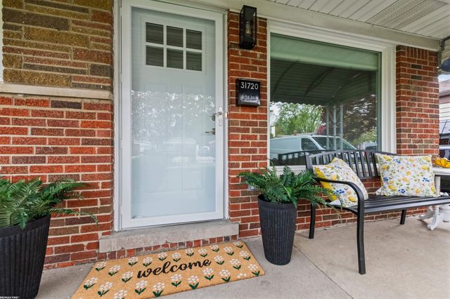31720 Saint Margaret Street, St Clair Shores, MI 48082