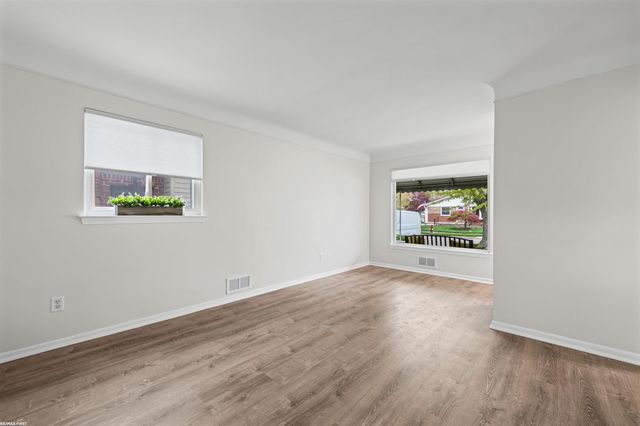 31720 Saint Margaret Street, St Clair Shores, MI 48082