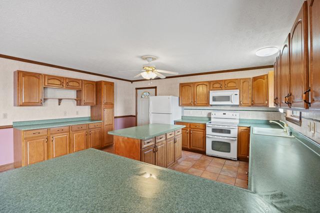 6477 W State Highway 22, Falmouth, KY 41040