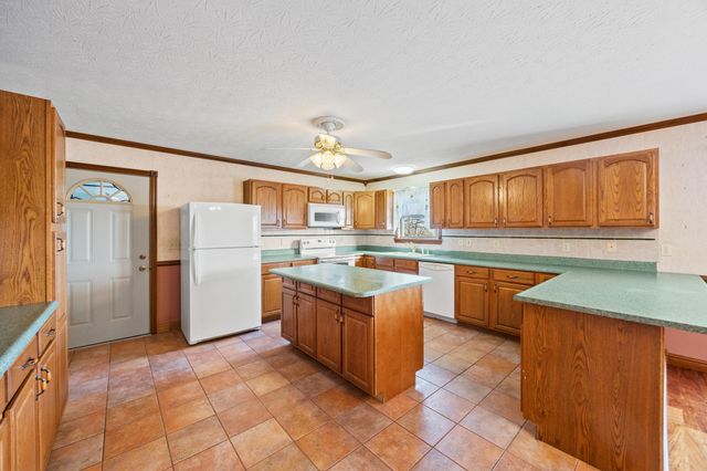 6477 W State Highway 22, Falmouth, KY 41040