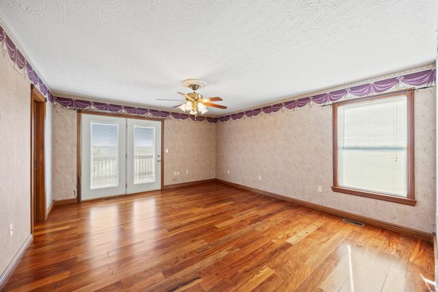 6477 W State Highway 22, Falmouth, KY 41040