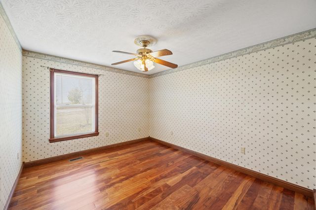 6477 W State Highway 22, Falmouth, KY 41040