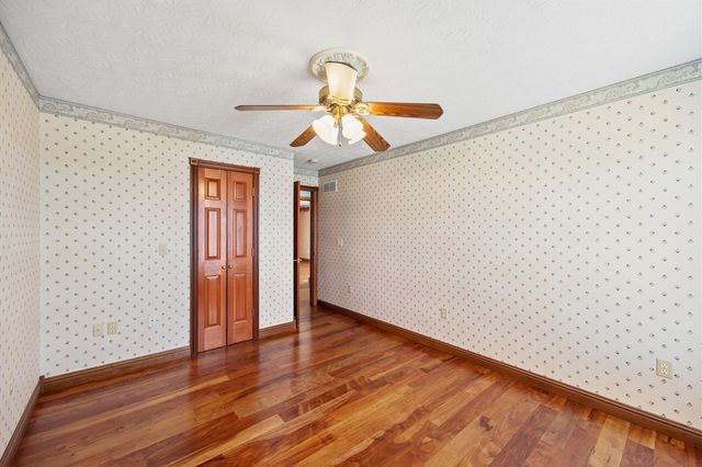 6477 W State Highway 22, Falmouth, KY 41040