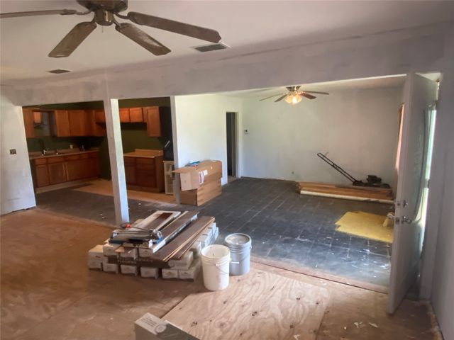 1604 5th Street, Goldthwaite, TX 76844