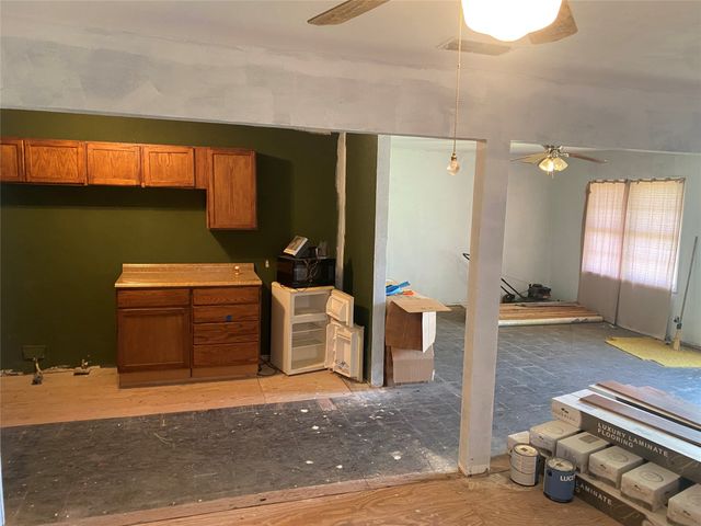 1604 5th Street, Goldthwaite, TX 76844