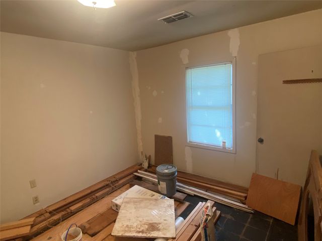 1604 5th Street, Goldthwaite, TX 76844