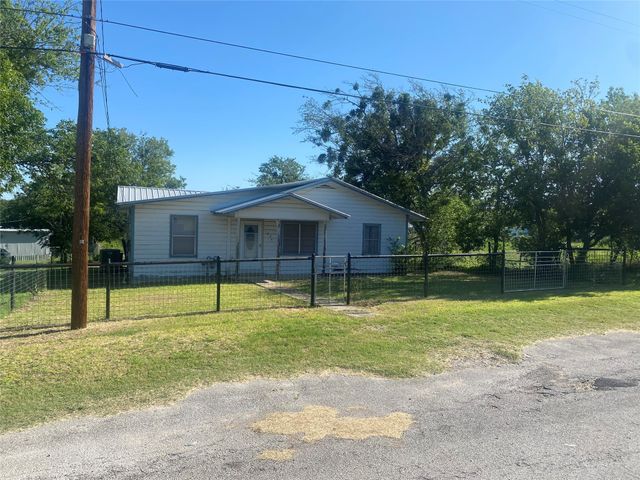 1604 5th Street, Goldthwaite, TX 76844