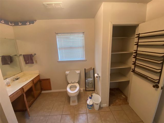 1604 5th Street, Goldthwaite, TX 76844