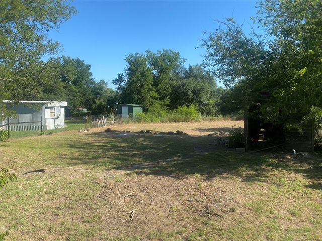 1604 5th Street, Goldthwaite, TX 76844
