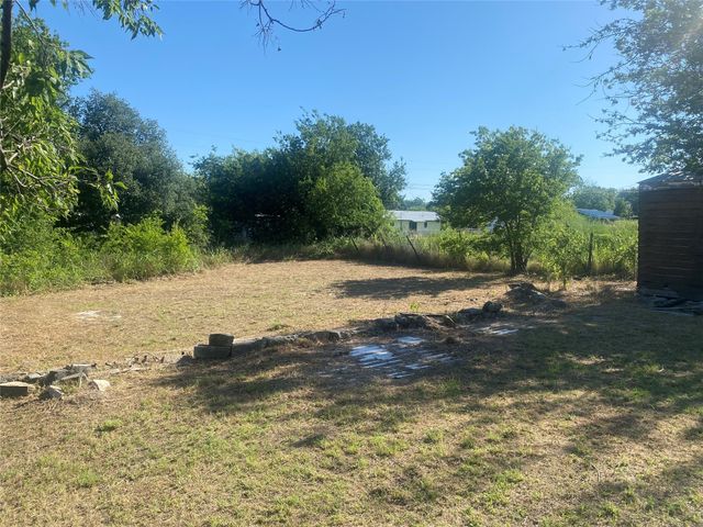 1604 5th Street, Goldthwaite, TX 76844