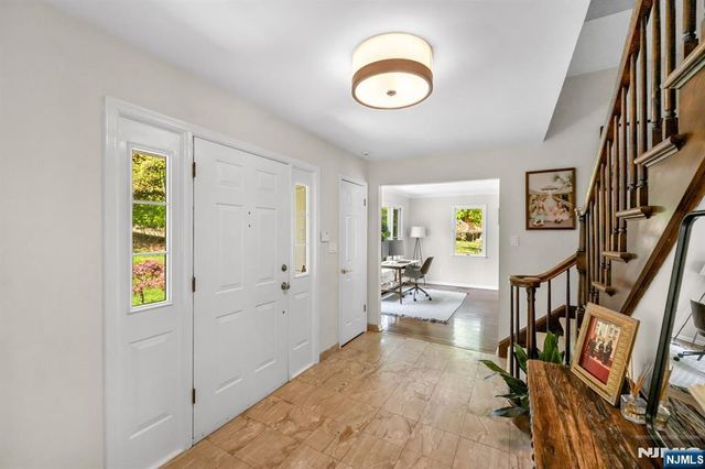 558 W Saddle River Road, Upper Saddle River, NJ 07458