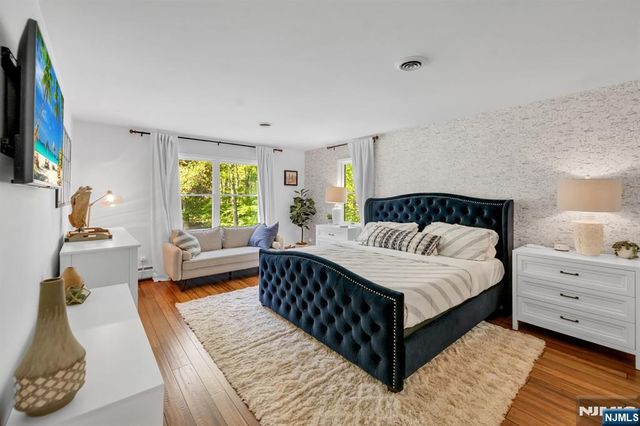 558 W Saddle River Road, Upper Saddle River, NJ 07458