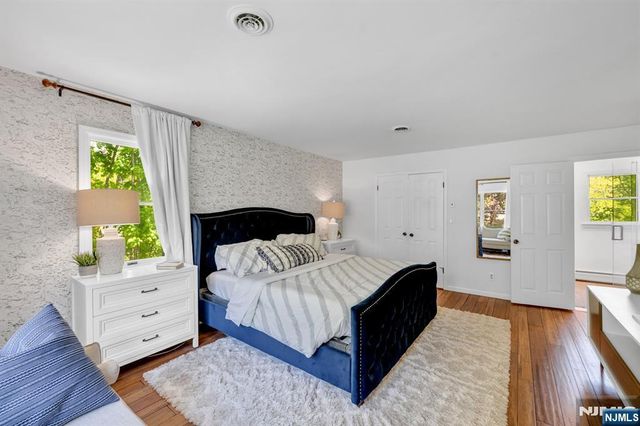 558 W Saddle River Road, Upper Saddle River, NJ 07458