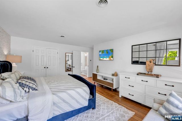 558 W Saddle River Road, Upper Saddle River, NJ 07458