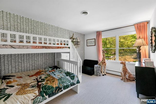 558 W Saddle River Road, Upper Saddle River, NJ 07458
