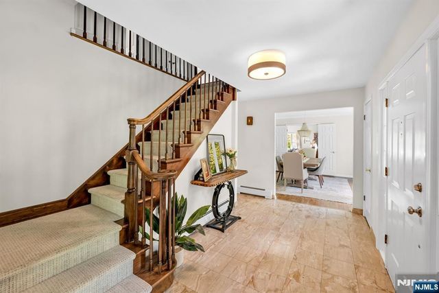 558 W Saddle River Road, Upper Saddle River, NJ 07458