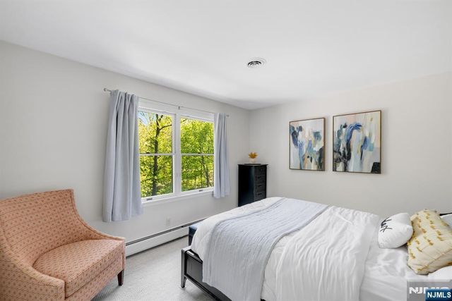 558 W Saddle River Road, Upper Saddle River, NJ 07458
