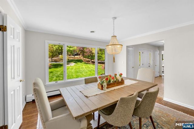 558 W Saddle River Road, Upper Saddle River, NJ 07458