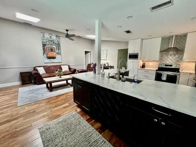 834 HILLSIDE DRIVE, Palm Harbor, FL 34683