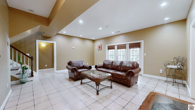 1220 masters dr, Mayfield, KY 42066