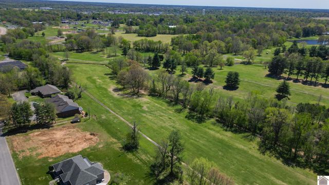 1220 masters dr, Mayfield, KY 42066