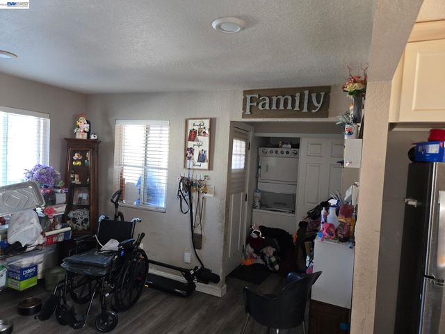 1409 Pennsylvania, Richmond, CA 94801