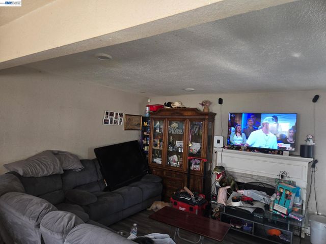 1409 Pennsylvania, Richmond, CA 94801