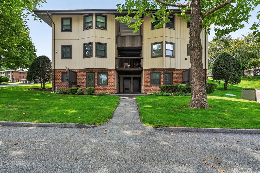 3 Hampton Court B, Yorktown Heights, NY 10598 — exterior