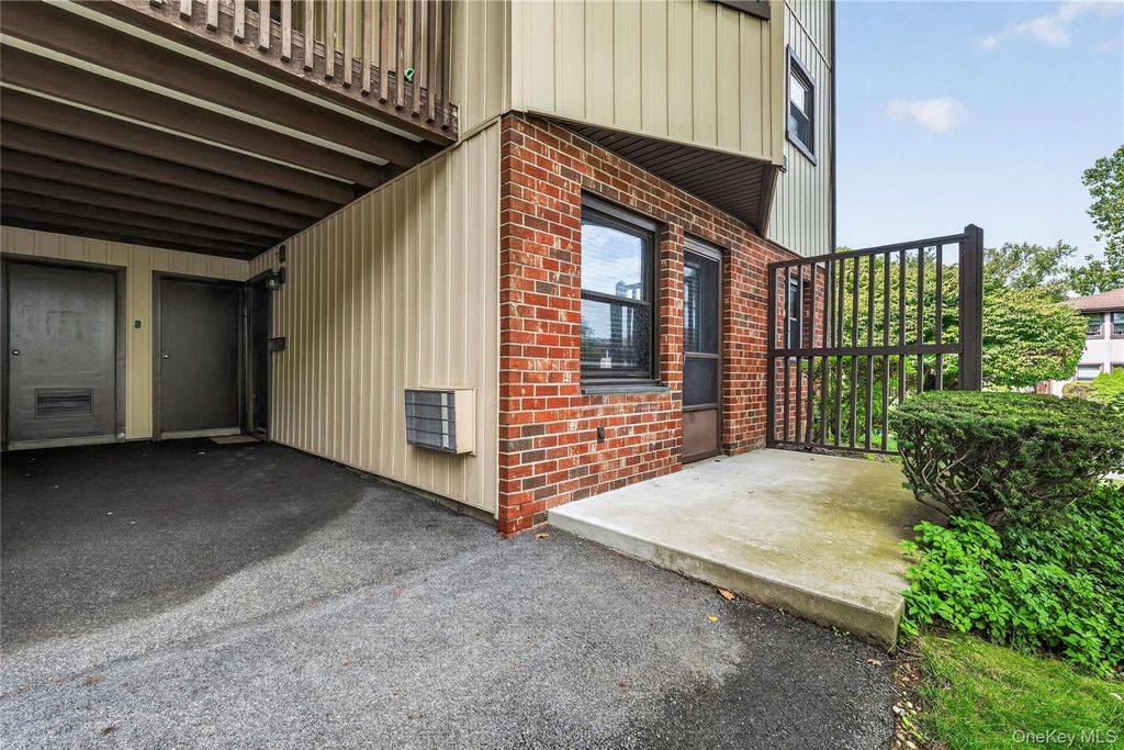 3 Hampton Court B, Yorktown Heights, NY 10598 — photo 5