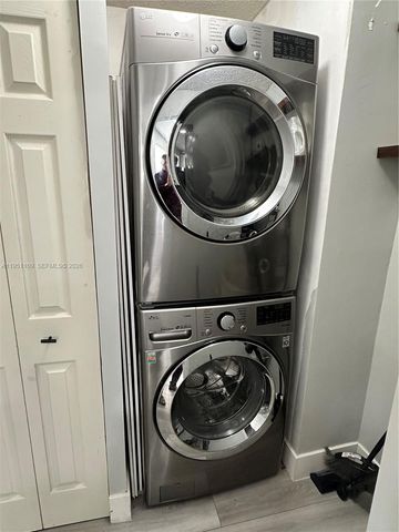 3809 NW 84th Ave, Coral Springs, FL 33065