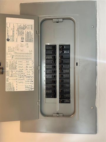 3809 NW 84th Ave, Coral Springs, FL 33065