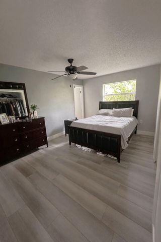 3809 NW 84th Ave, Coral Springs, FL 33065