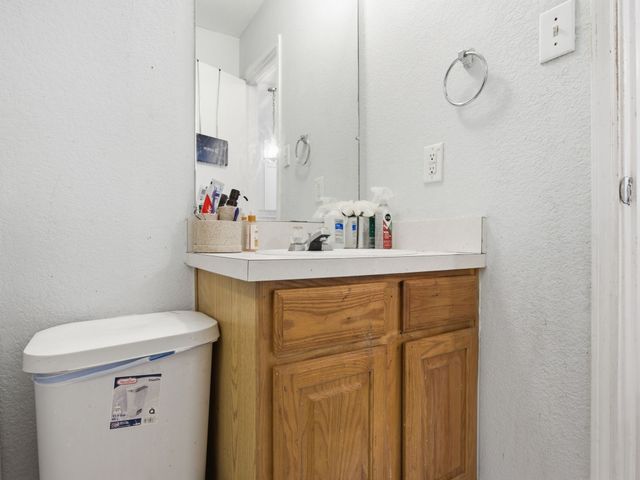 1089 Cove Hollow Drive, Cedar Hill, TX 75104