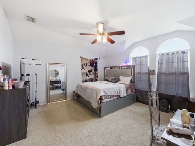 1089 Cove Hollow Drive, Cedar Hill, TX 75104