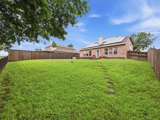 1089 Cove Hollow Drive, Cedar Hill, TX 75104